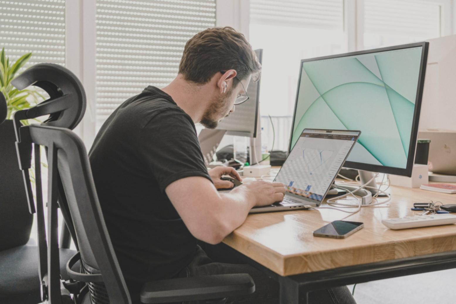 Detailansicht von Wirtschaftsdatenanalyse und Diagrammen