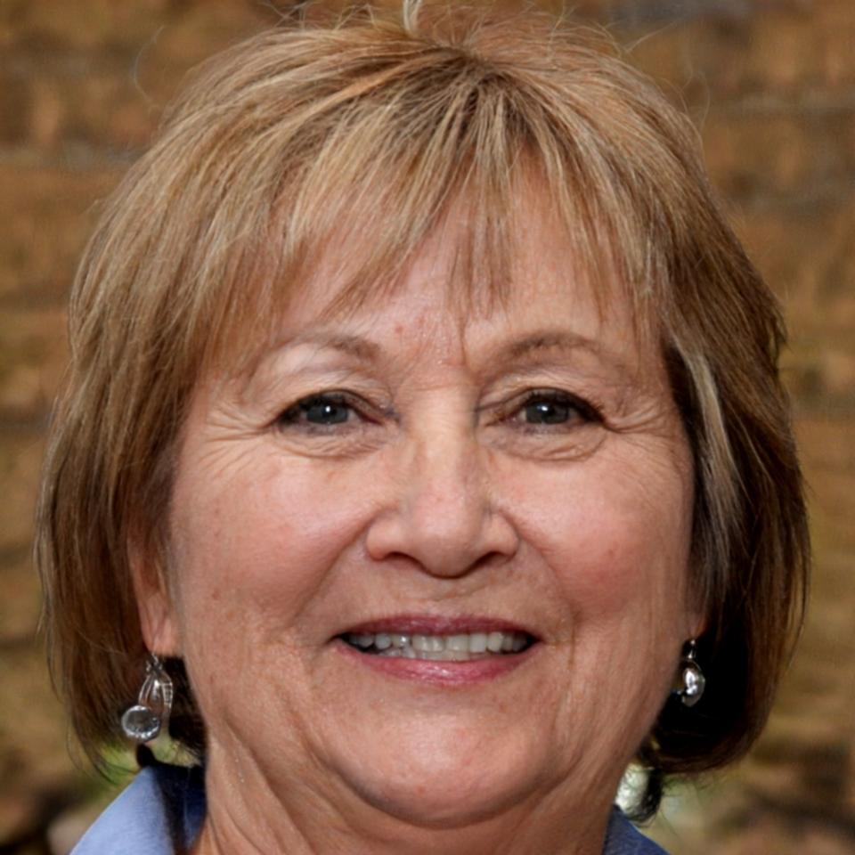 Dr. Marlene Voss, Leitende Dozentin für Wirtschaftsanalyse